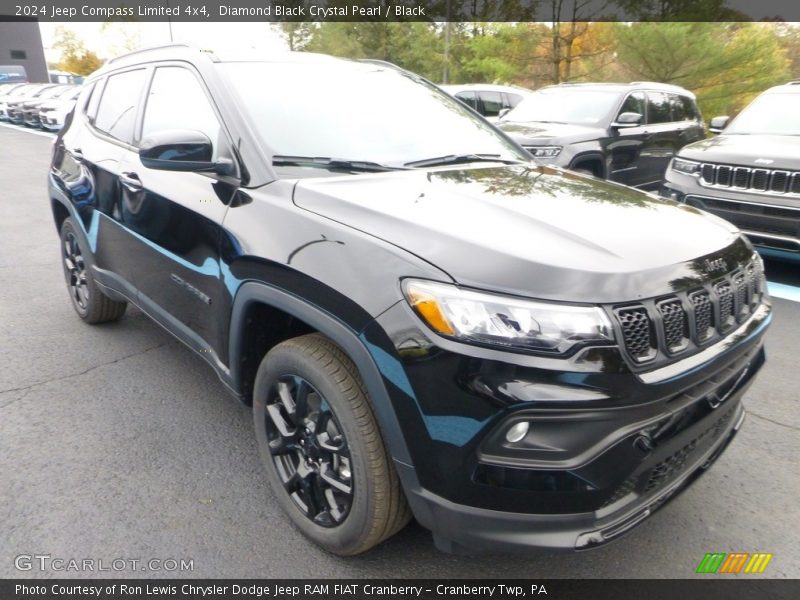 Front 3/4 View of 2024 Compass Limited 4x4