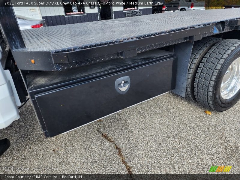 Oxford White / Medium Earth Gray 2021 Ford F450 Super Duty XL Crew Cab 4x4 Chassis