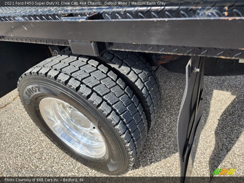 Oxford White / Medium Earth Gray 2021 Ford F450 Super Duty XL Crew Cab 4x4 Chassis
