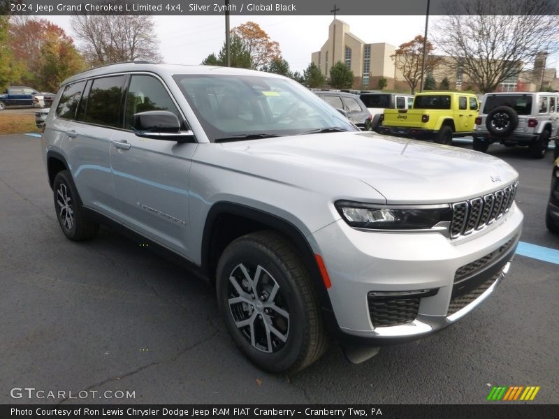 Front 3/4 View of 2024 Grand Cherokee L Limited 4x4