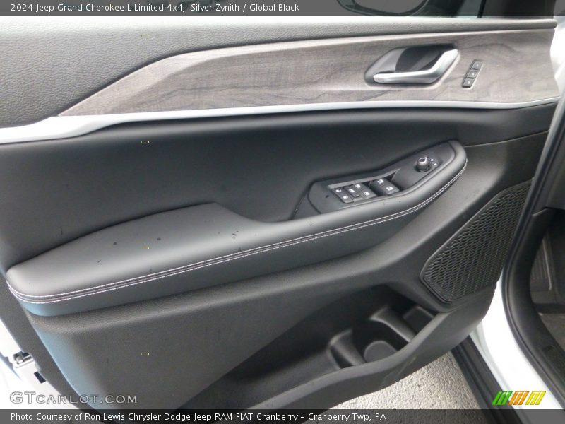 Door Panel of 2024 Grand Cherokee L Limited 4x4