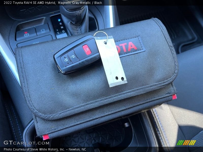 Keys of 2022 RAV4 SE AWD Hybrid