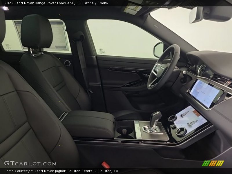 Fuji White / Ebony 2023 Land Rover Range Rover Evoque SE