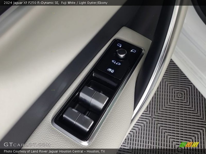 Fuji White / Light Oyster/Ebony 2024 Jaguar XF P250 R-Dynamic SE