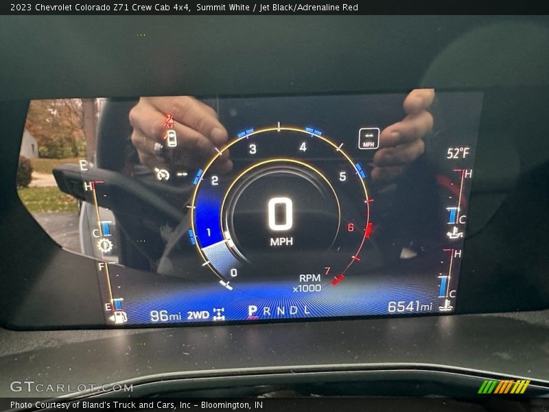 Summit White / Jet Black/Adrenaline Red 2023 Chevrolet Colorado Z71 Crew Cab 4x4