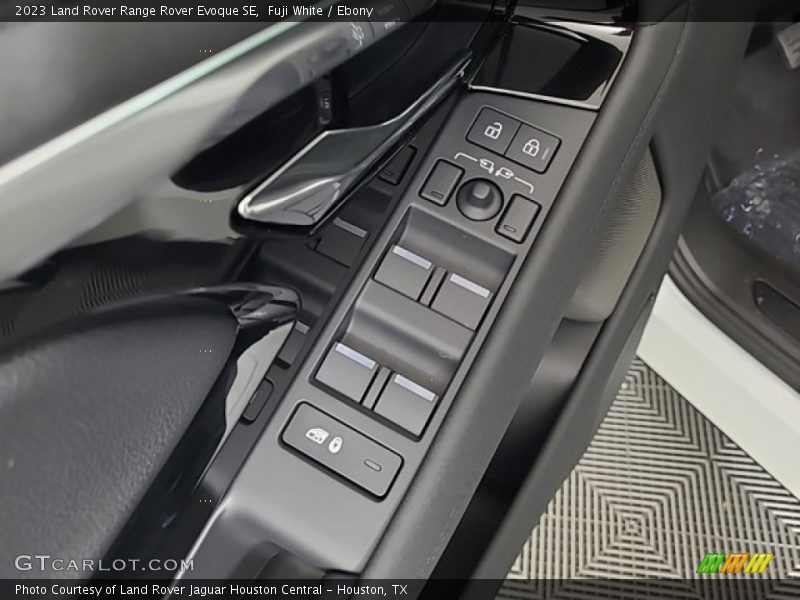Fuji White / Ebony 2023 Land Rover Range Rover Evoque SE