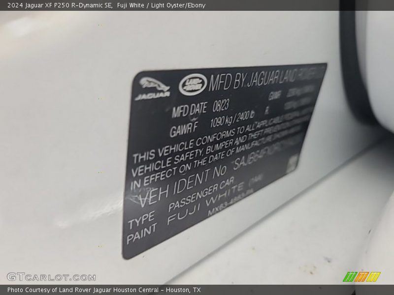 Fuji White / Light Oyster/Ebony 2024 Jaguar XF P250 R-Dynamic SE
