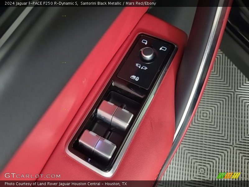 Santorini Black Metallic / Mars Red/Ebony 2024 Jaguar F-PACE P250 R-Dynamic S