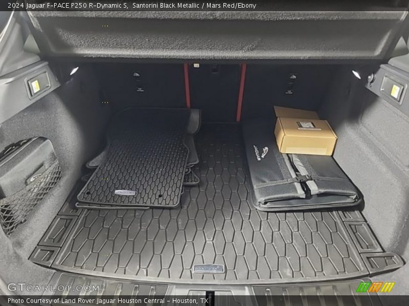  2024 F-PACE P250 R-Dynamic S Trunk