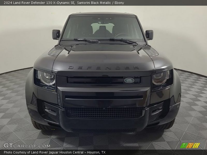  2024 Defender 130 X-Dynamic SE Santorini Black Metallic