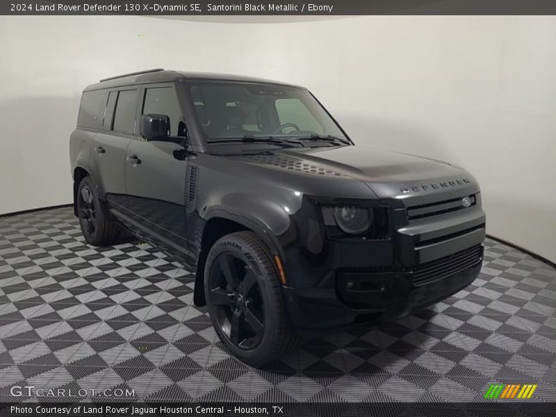 Front 3/4 View of 2024 Defender 130 X-Dynamic SE