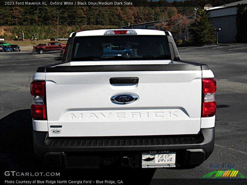 Oxford White / Black Onyx/Medium Dark Slate 2023 Ford Maverick XL
