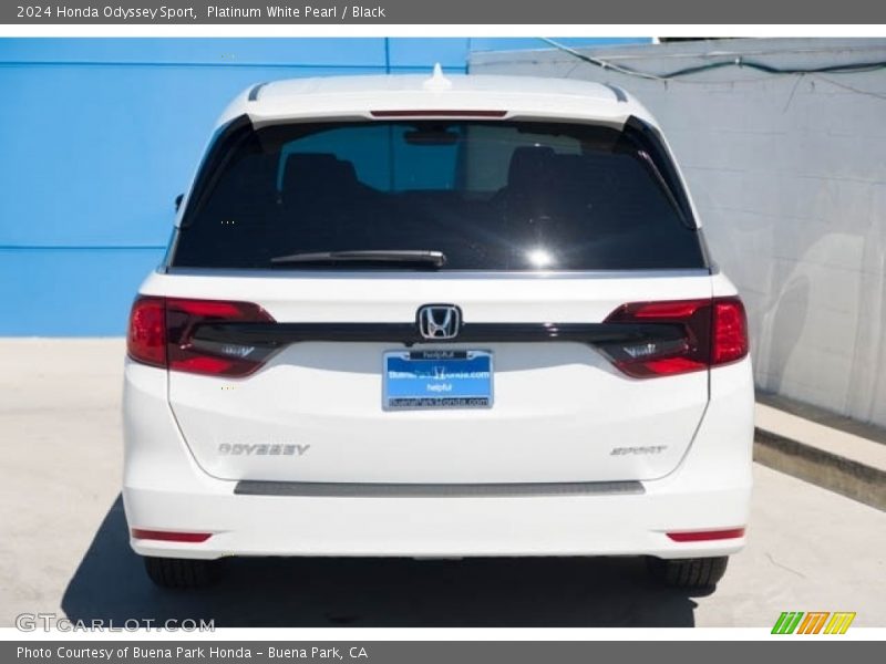 Platinum White Pearl / Black 2024 Honda Odyssey Sport