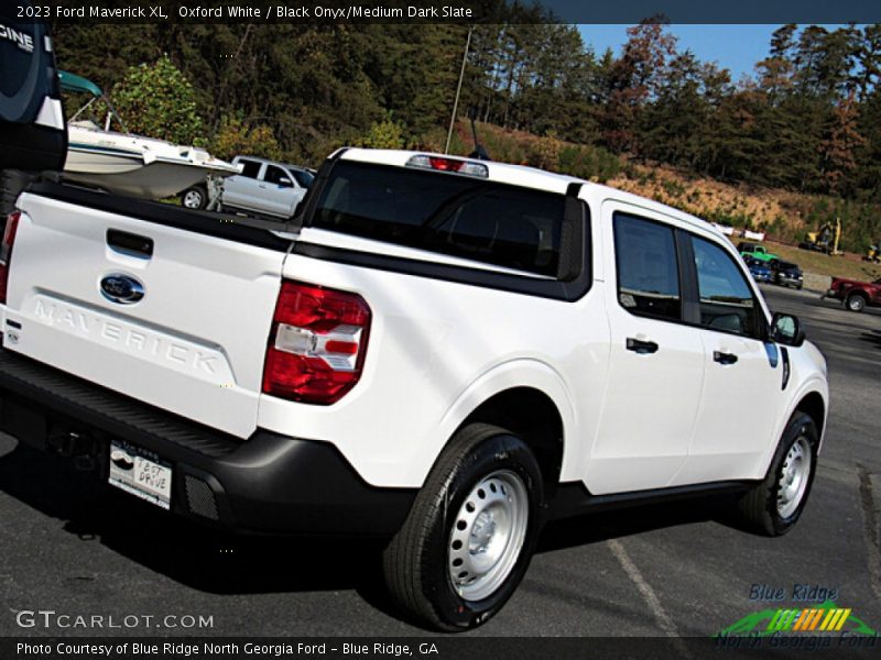 Oxford White / Black Onyx/Medium Dark Slate 2023 Ford Maverick XL
