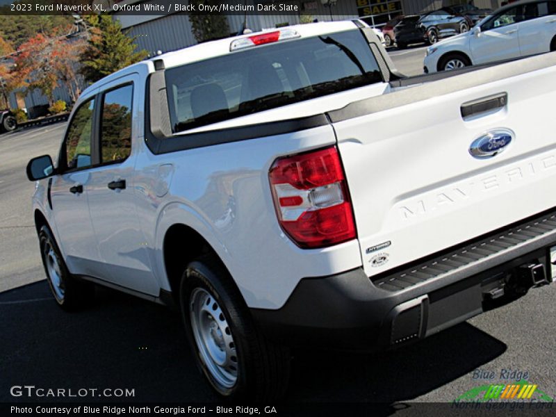 Oxford White / Black Onyx/Medium Dark Slate 2023 Ford Maverick XL