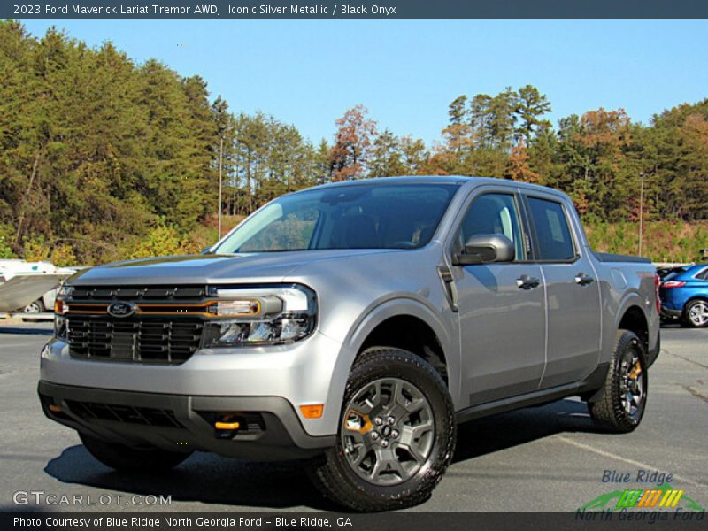 Front 3/4 View of 2023 Maverick Lariat Tremor AWD