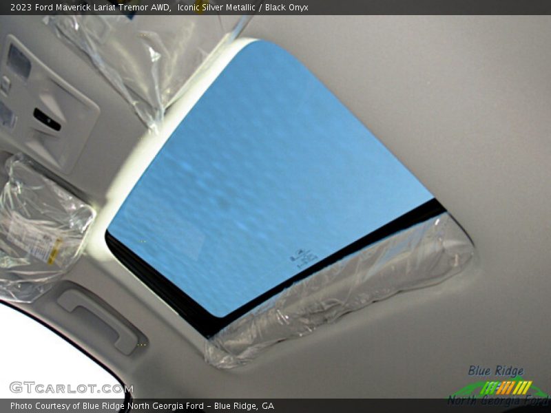 Sunroof of 2023 Maverick Lariat Tremor AWD