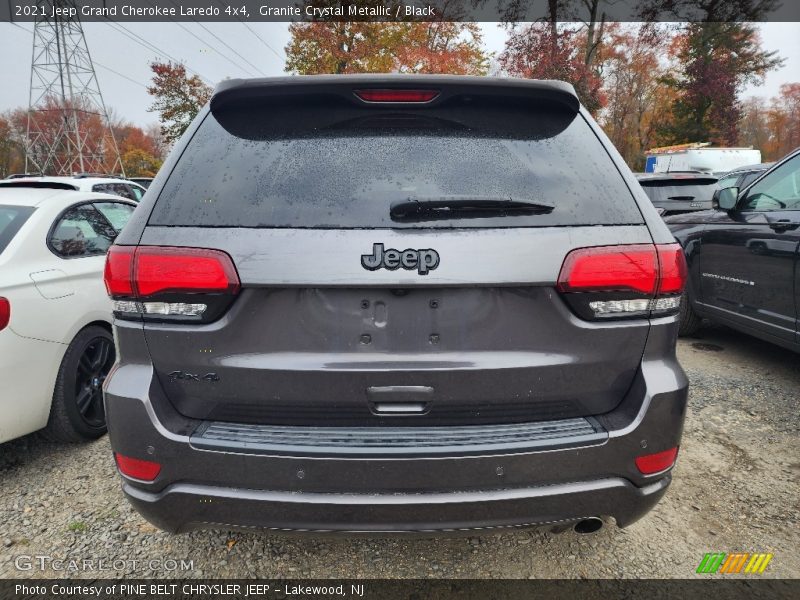 Granite Crystal Metallic / Black 2021 Jeep Grand Cherokee Laredo 4x4