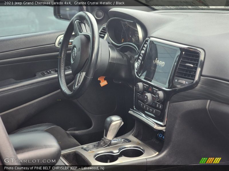 Granite Crystal Metallic / Black 2021 Jeep Grand Cherokee Laredo 4x4