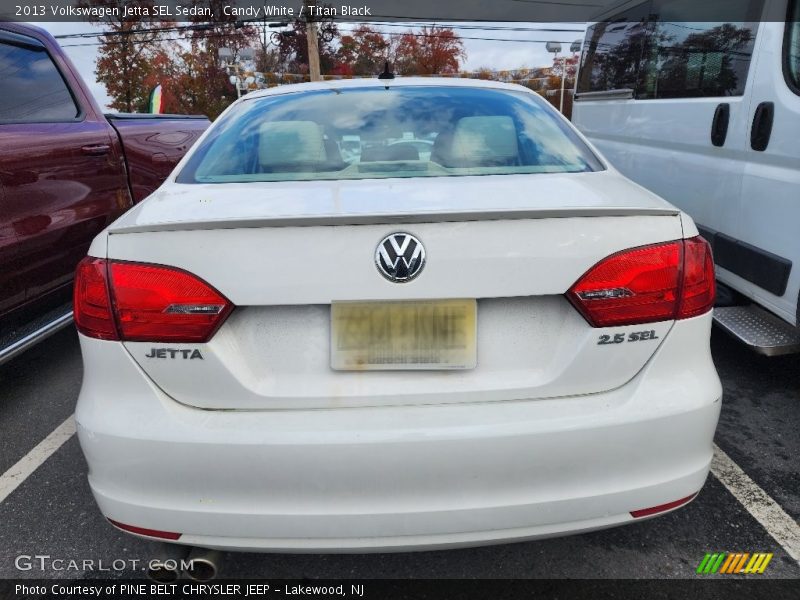 Candy White / Titan Black 2013 Volkswagen Jetta SEL Sedan