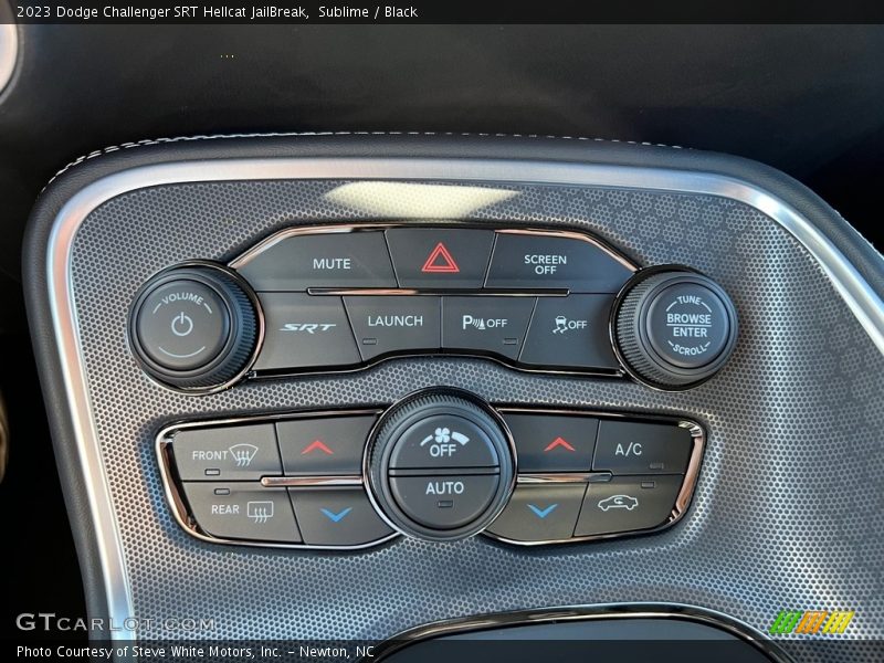 Controls of 2023 Challenger SRT Hellcat JailBreak