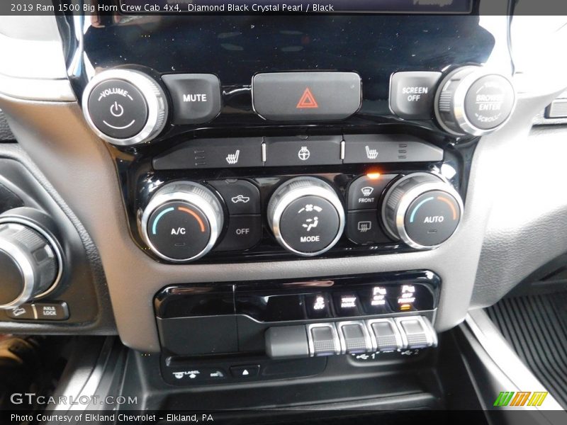 Diamond Black Crystal Pearl / Black 2019 Ram 1500 Big Horn Crew Cab 4x4