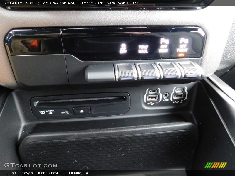 Diamond Black Crystal Pearl / Black 2019 Ram 1500 Big Horn Crew Cab 4x4