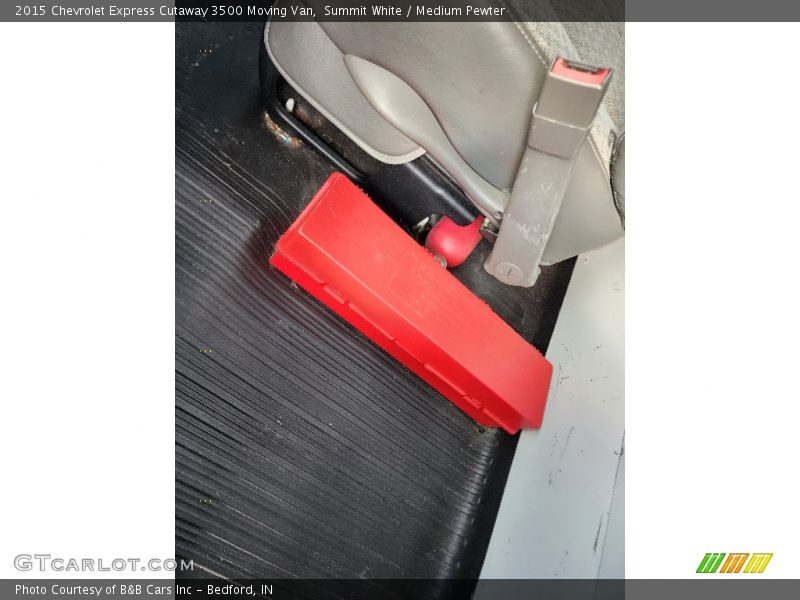 Summit White / Medium Pewter 2015 Chevrolet Express Cutaway 3500 Moving Van
