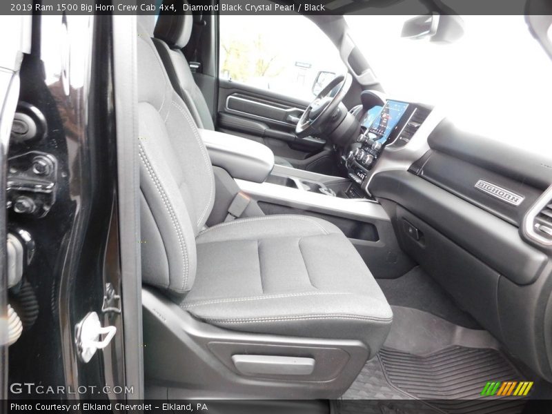 Diamond Black Crystal Pearl / Black 2019 Ram 1500 Big Horn Crew Cab 4x4