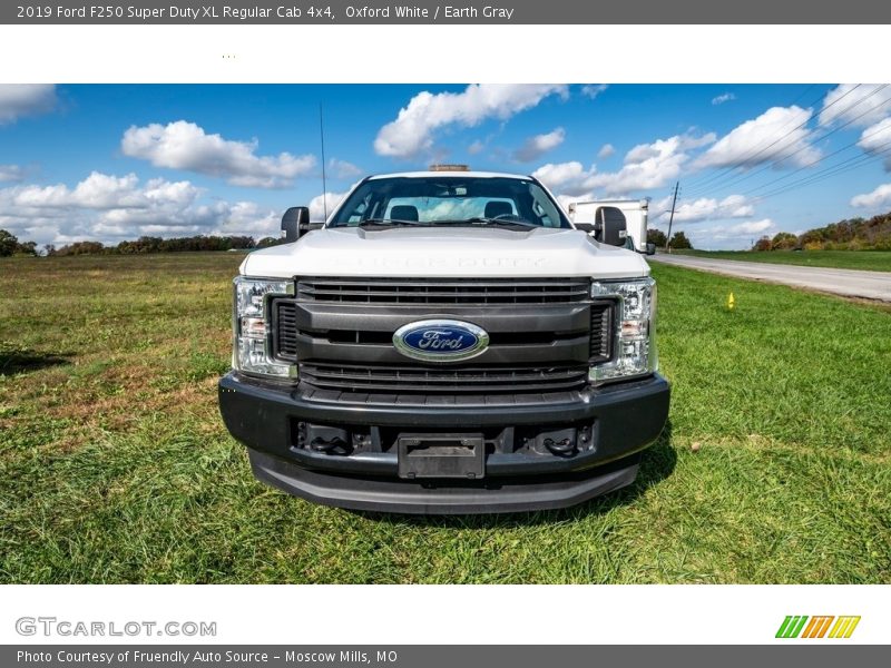 Oxford White / Earth Gray 2019 Ford F250 Super Duty XL Regular Cab 4x4