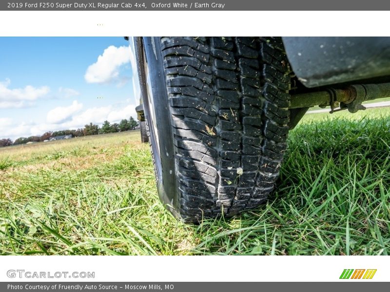 Oxford White / Earth Gray 2019 Ford F250 Super Duty XL Regular Cab 4x4
