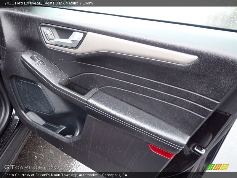 Agate Black Metallic / Ebony 2021 Ford Escape SE