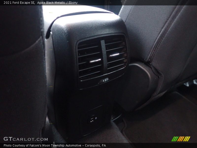 Agate Black Metallic / Ebony 2021 Ford Escape SE