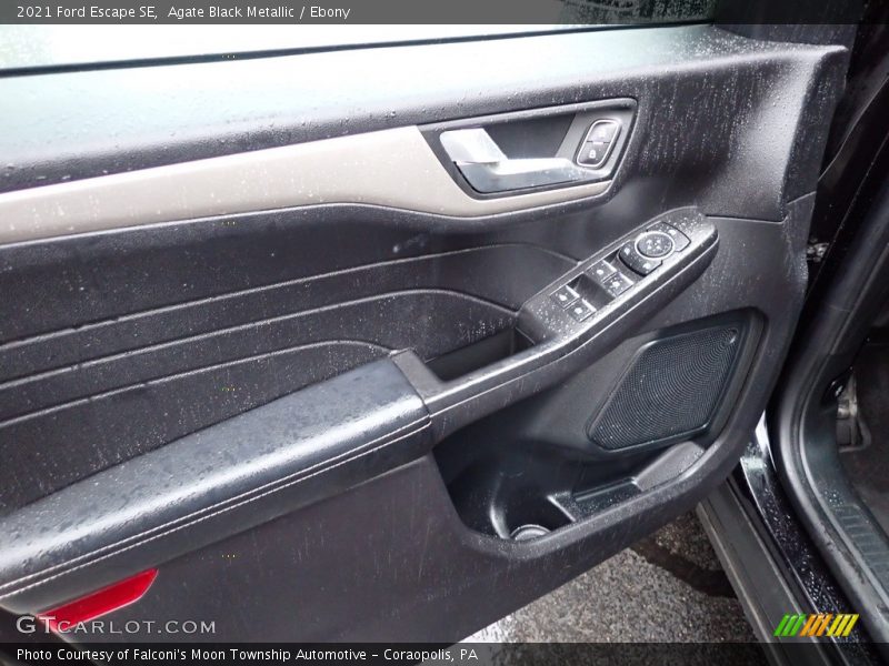 Agate Black Metallic / Ebony 2021 Ford Escape SE