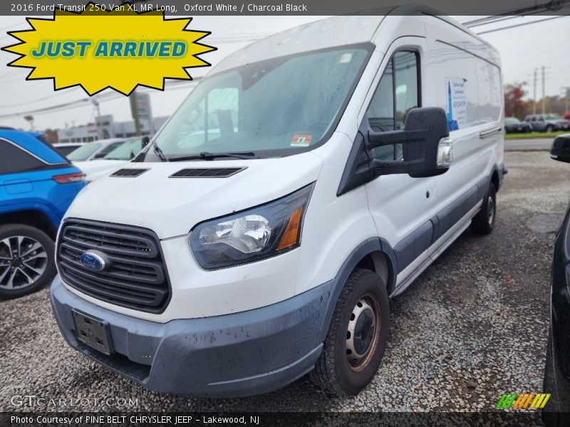 Oxford White / Charcoal Black 2016 Ford Transit 250 Van XL MR Long
