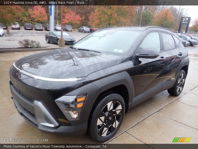 Front 3/4 View of 2024 Kona SEL AWD
