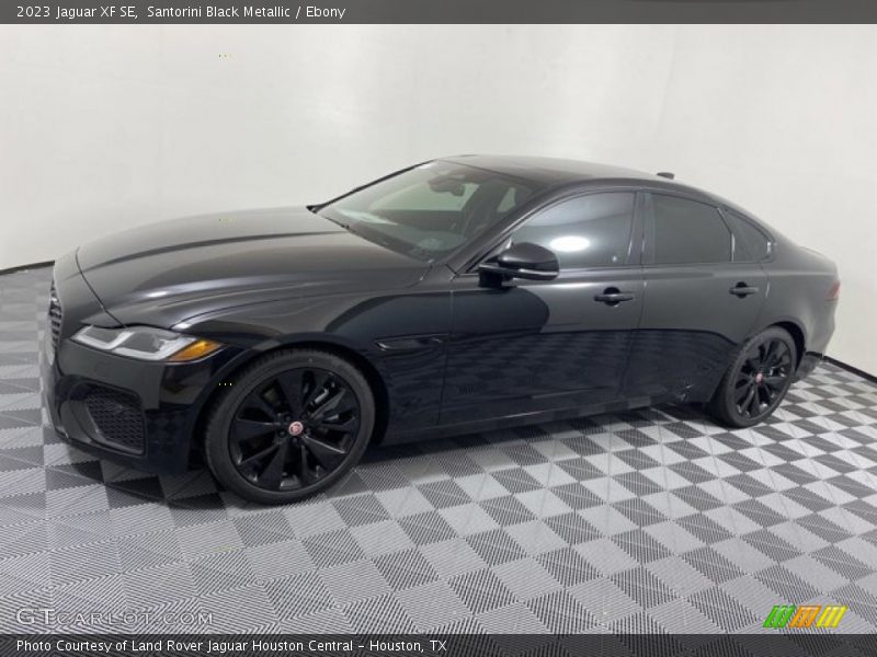 Santorini Black Metallic / Ebony 2023 Jaguar XF SE