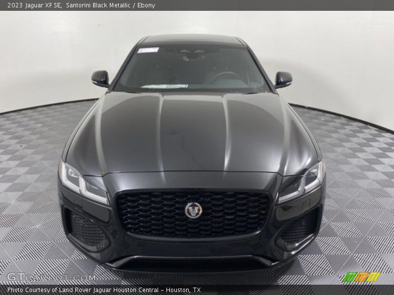  2023 XF SE Santorini Black Metallic