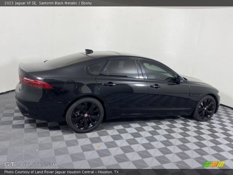 Santorini Black Metallic / Ebony 2023 Jaguar XF SE