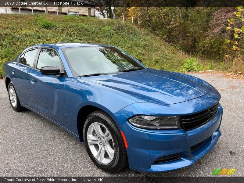 Front 3/4 View of 2023 Charger SXT