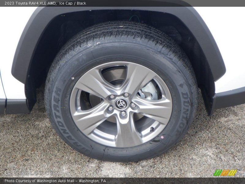Ice Cap / Black 2023 Toyota RAV4 XLE AWD