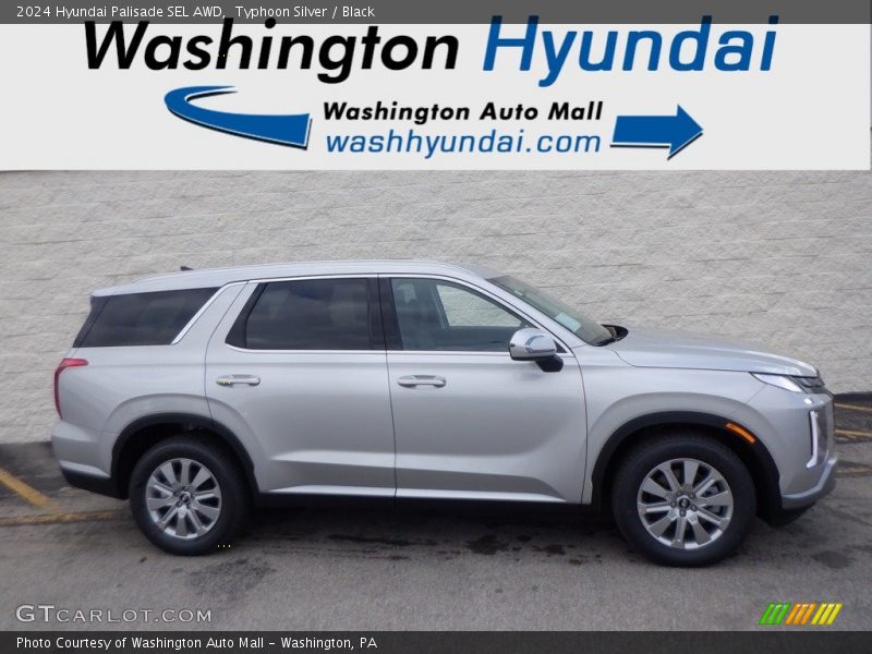 Typhoon Silver / Black 2024 Hyundai Palisade SEL AWD