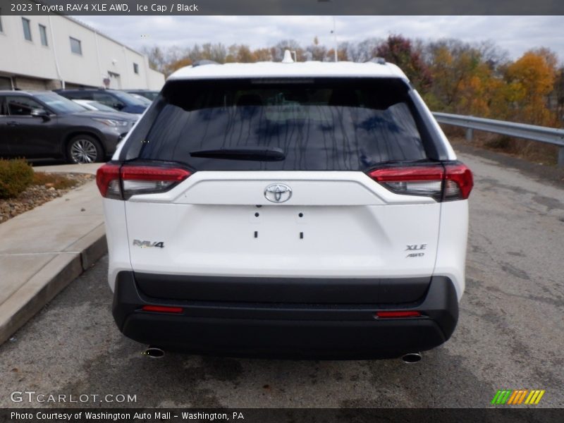 Ice Cap / Black 2023 Toyota RAV4 XLE AWD