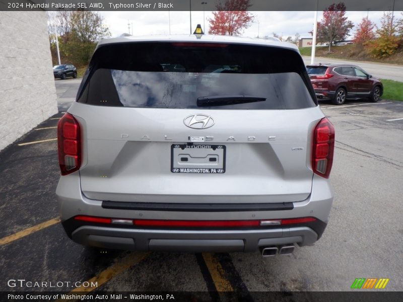 Typhoon Silver / Black 2024 Hyundai Palisade SEL AWD