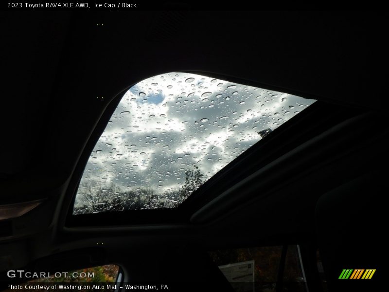 Ice Cap / Black 2023 Toyota RAV4 XLE AWD