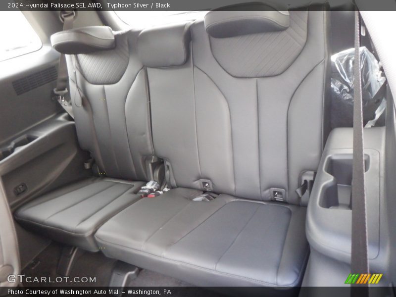 Typhoon Silver / Black 2024 Hyundai Palisade SEL AWD