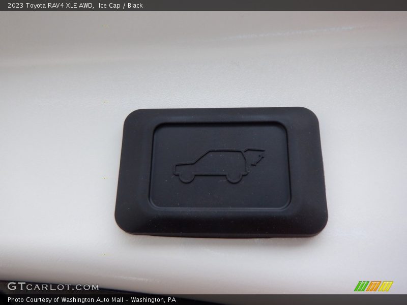 Ice Cap / Black 2023 Toyota RAV4 XLE AWD