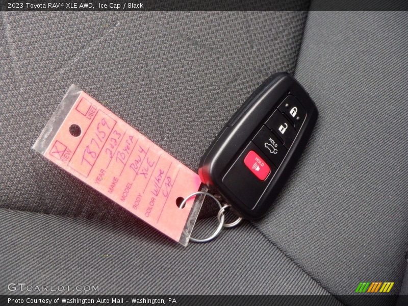 Ice Cap / Black 2023 Toyota RAV4 XLE AWD