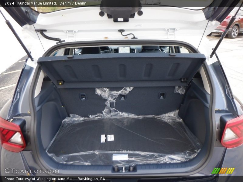  2024 Venue Limited Trunk