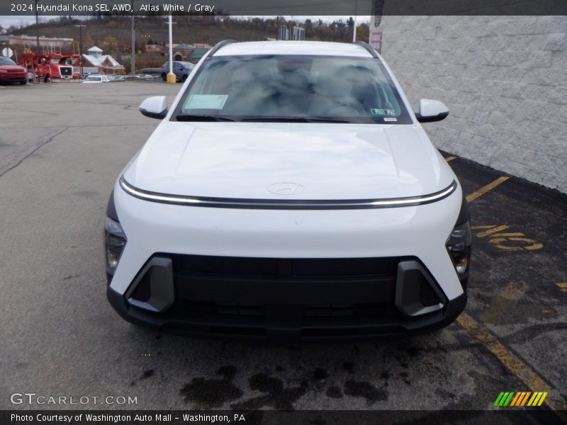 Atlas White / Gray 2024 Hyundai Kona SEL AWD
